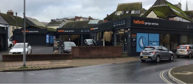 Halfords Garage Services Barnstaple branch