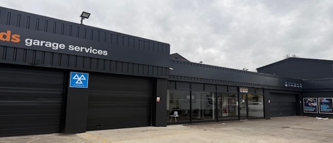 Halfords Garage Services Byfleet  branch