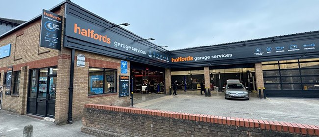 Halfords Garage Services Bedford (Ashburnham Road) branch