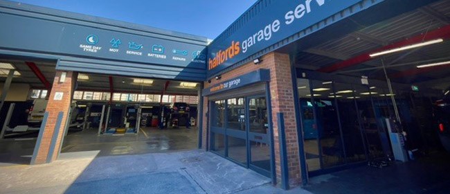 Halfords Garage Services Blackpool (Dickson Road) branch