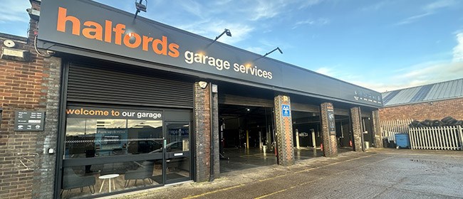 Halfords Garage Services Bletchley branch