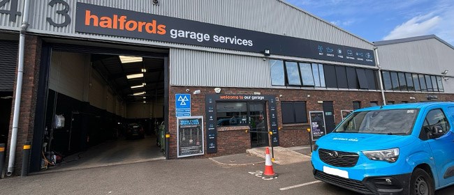 Halfords Garage Services Reading (Tilehurst) branch